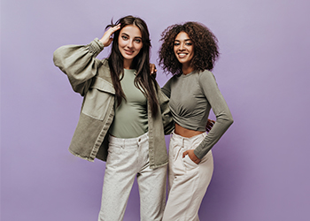 No Limit Confecções atua como private label, industrializando coleções de moda em grande escala para marcas que buscam qualidade e agilidade.